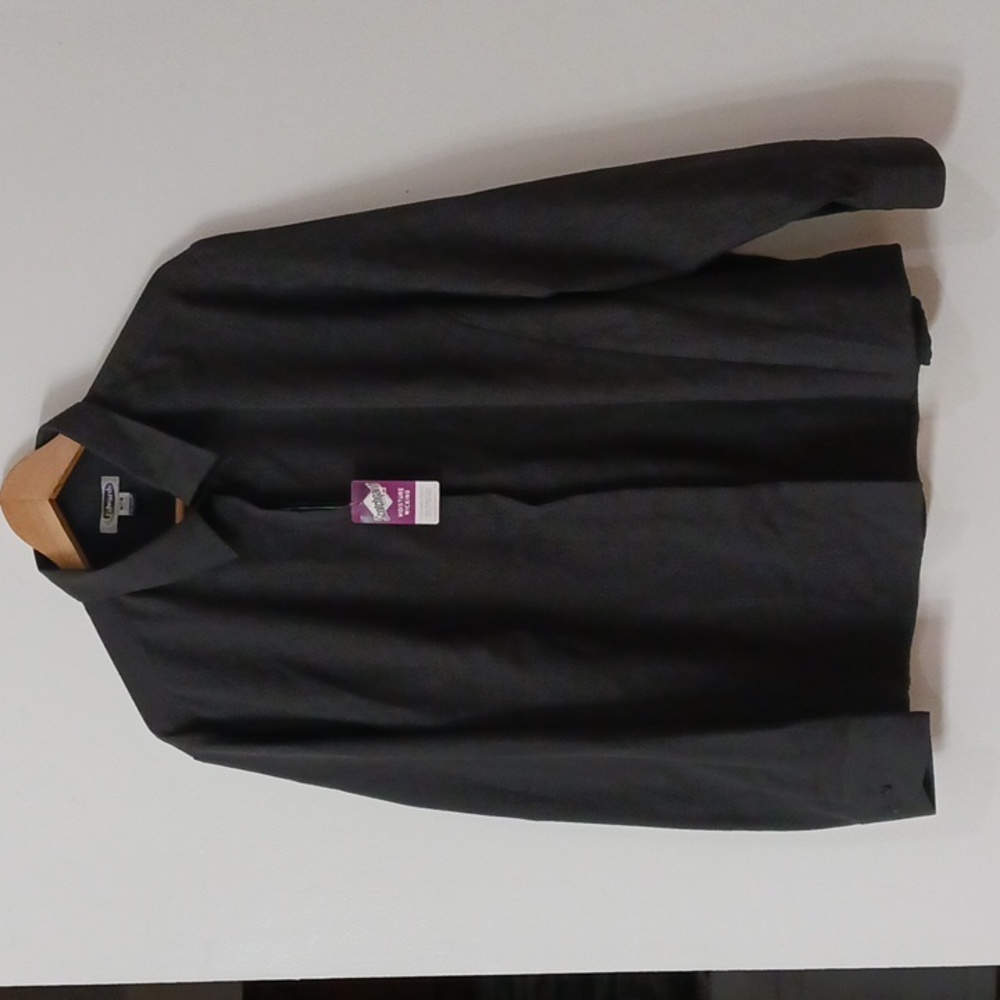 Edward's size 2XL men's moisture wicking button-down grey long slevees shirt.